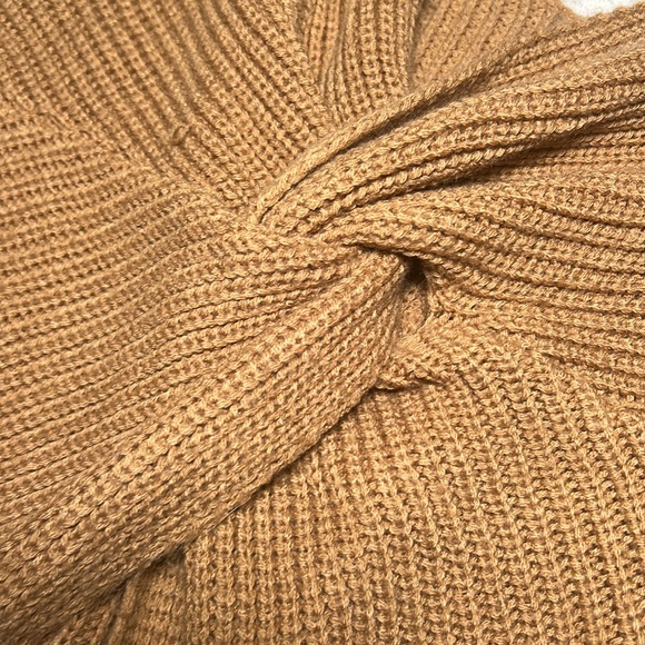 LOVETREE - LIGHT BROWN SWEATER- SMALL - TWIST KNOT BACK - Picture 2 of 3